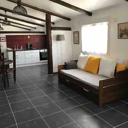 Logement Insolite Au Coeur D'Une Ecurie Arles Exterior foto