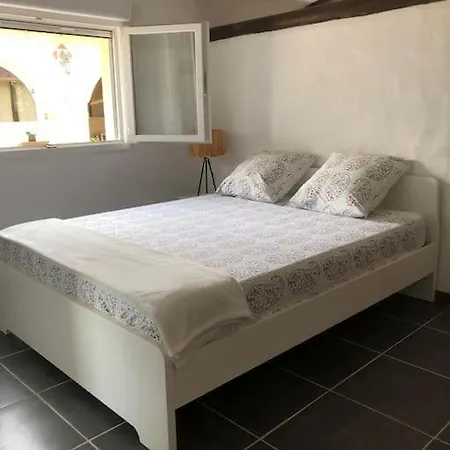 Logement Insolite Au Coeur D'Une Ecurie Arles Exterior foto