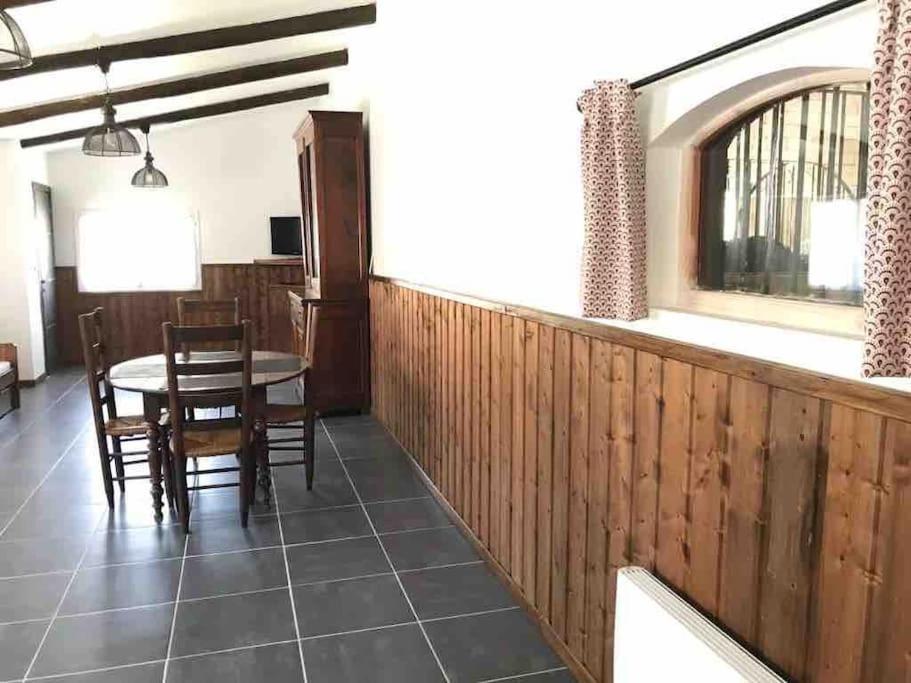 Insolite Au Coeur D'une Ecurie Apartment Arles